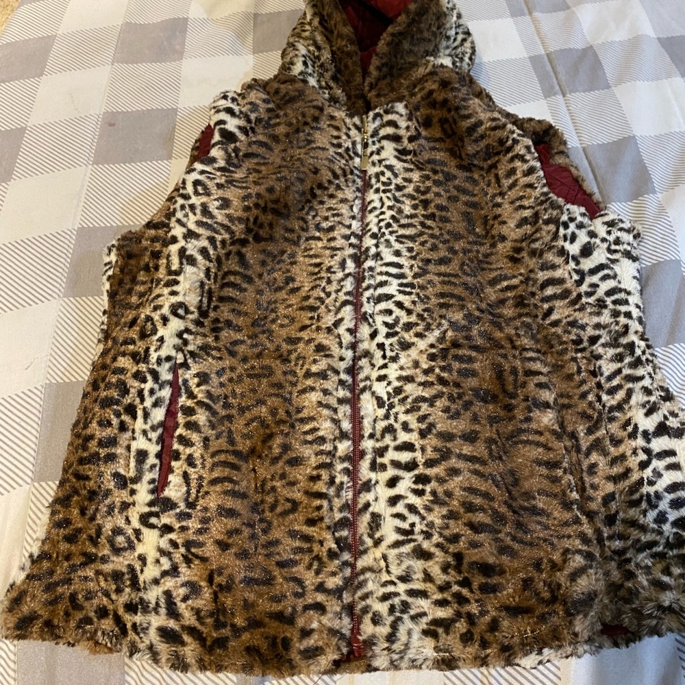 Louis Paris Burgundy Quilted and Animal Fur Print Reversible Vest - Picture 7 of 10